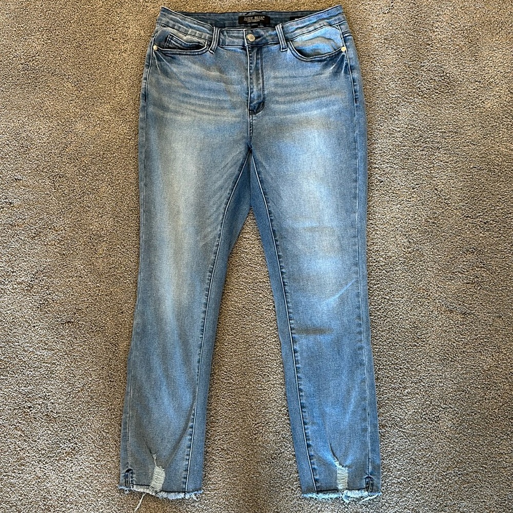 New without tags Judy Blue relaxed fit cooling denim size 11/30